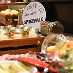 By Ihg