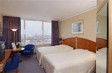 By Ihg 4*