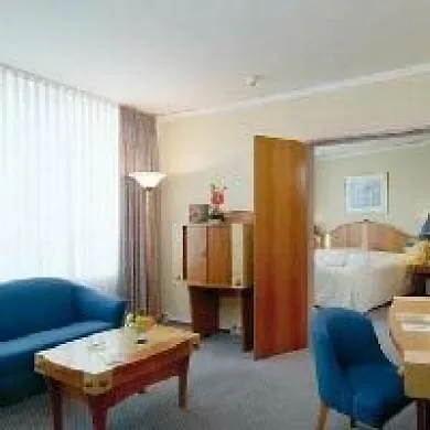 By Ihg 4*