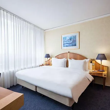Hotel By Ihg