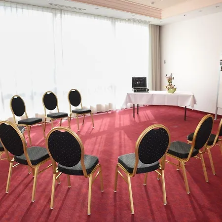 By Ihg Hotel