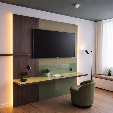By Ihg