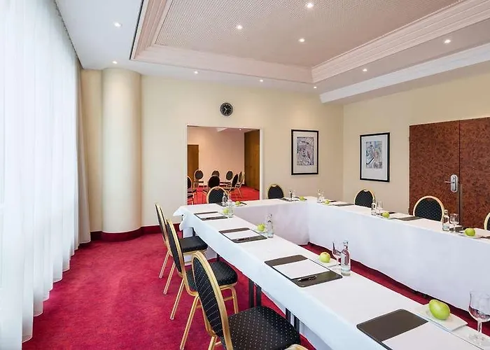 By Ihg 4* Chociebuż