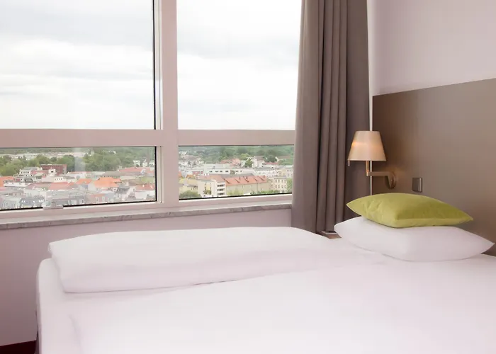 By Ihg Hotel Chociebuż